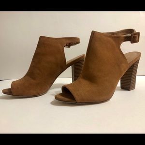 MADDEN GIRL Peep Toe Shootie NWOT